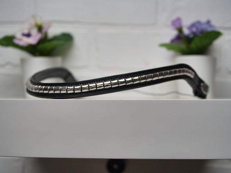 Silver Clincher - On Black Plain Leather